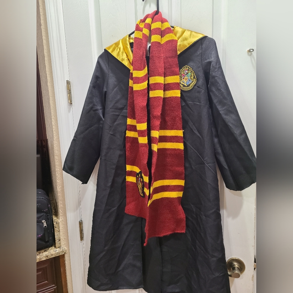 Kids Harry Potter Robe with Gryffindor Scarf